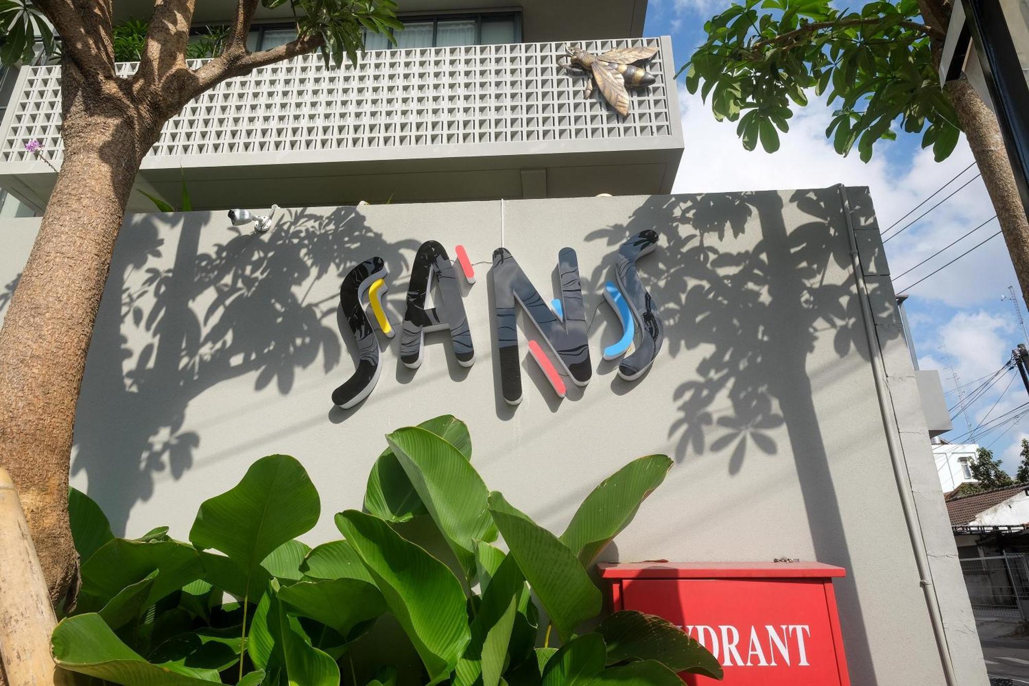Sans Hotel Rg Living Jogja By Reddoorz Pakualaman エクステリア 写真