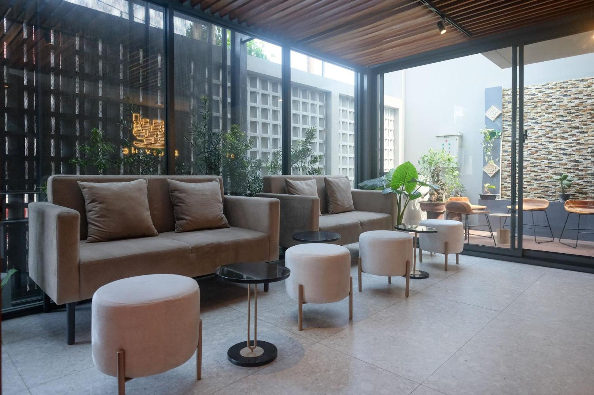 Sans Hotel Rg Living Jogja By Reddoorz Pakualaman エクステリア 写真