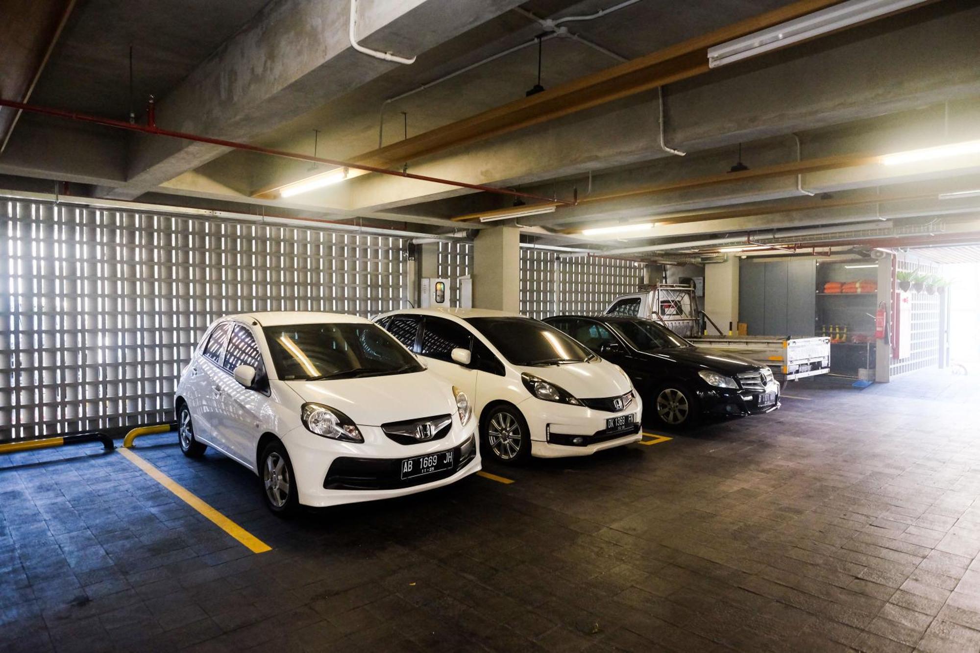 Sans Hotel Rg Living Jogja By Reddoorz Pakualaman エクステリア 写真