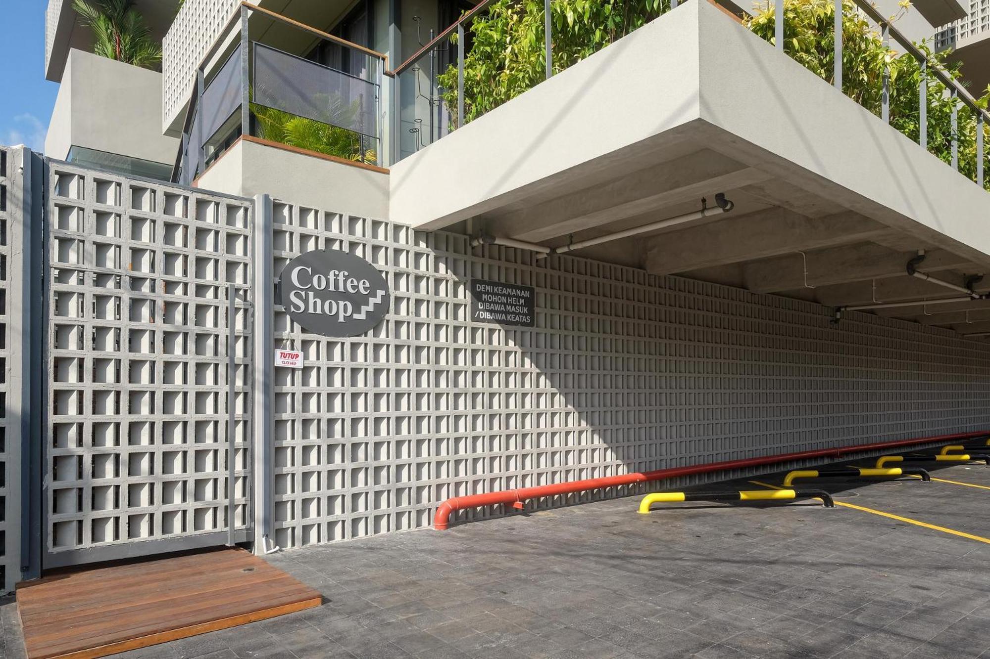 Sans Hotel Rg Living Jogja By Reddoorz Pakualaman エクステリア 写真