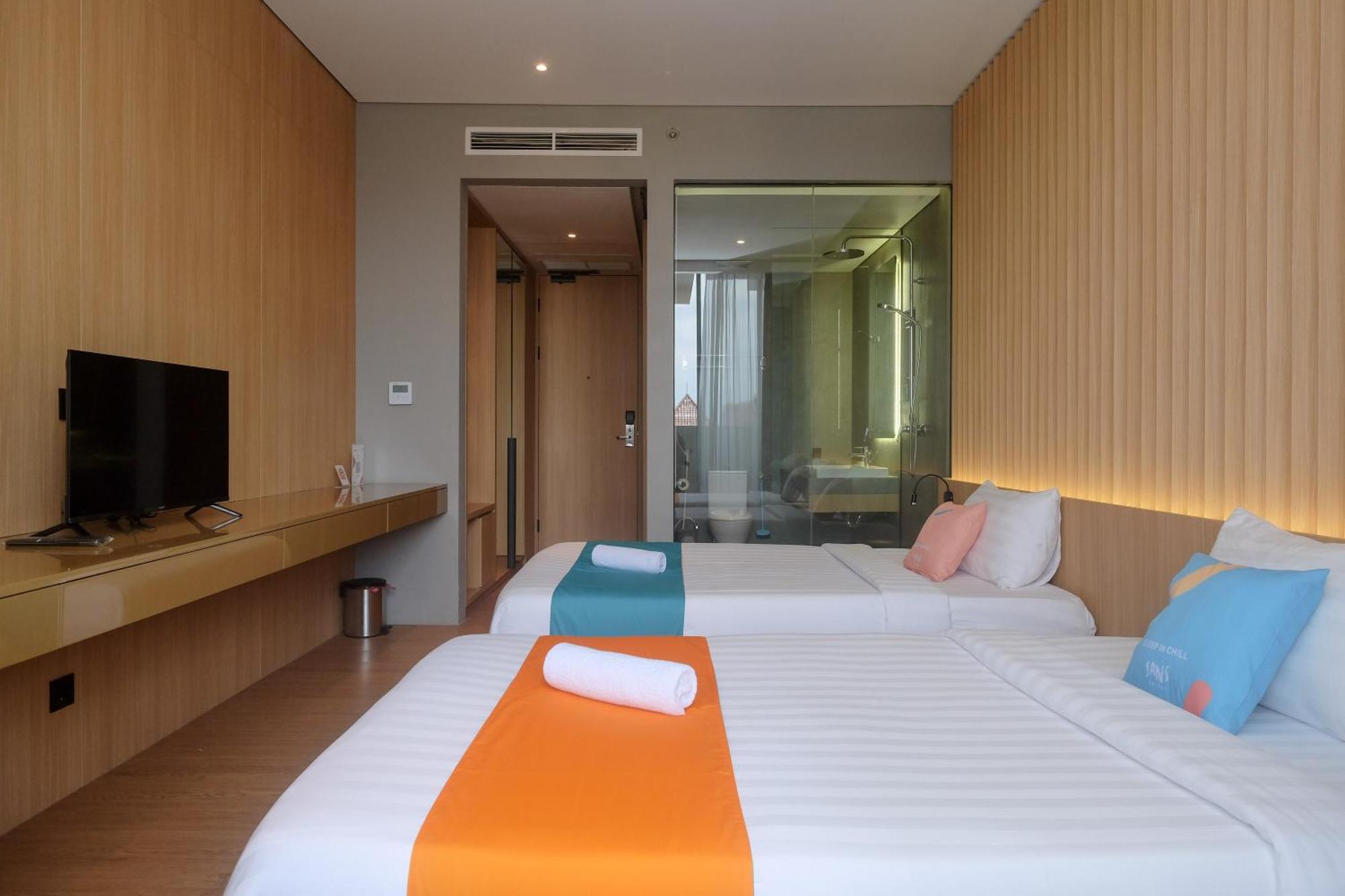 Sans Hotel Rg Living Jogja By Reddoorz Pakualaman エクステリア 写真