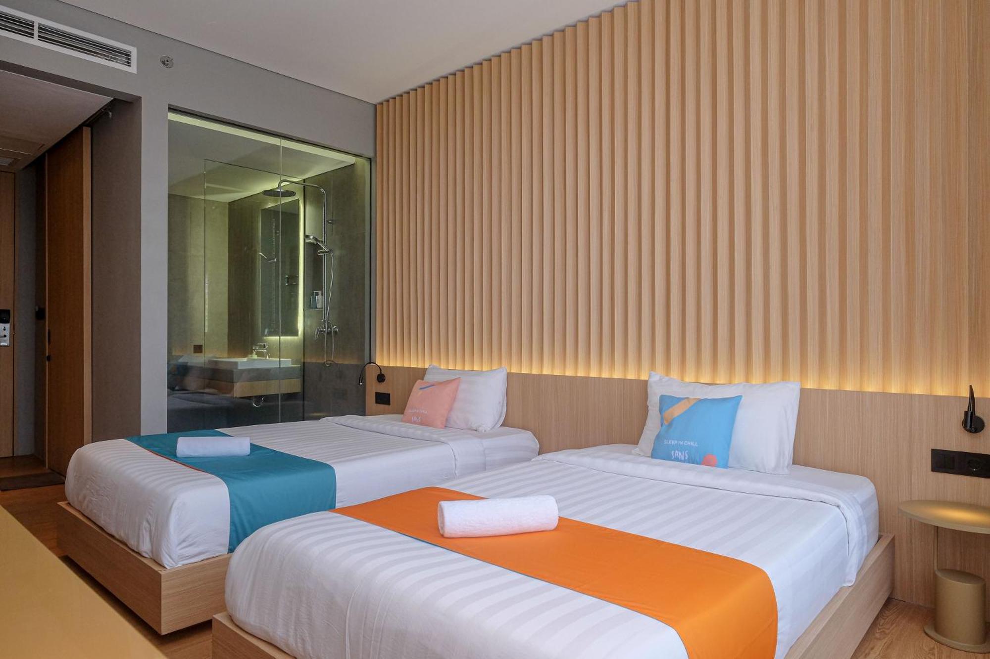 Sans Hotel Rg Living Jogja By Reddoorz Pakualaman エクステリア 写真