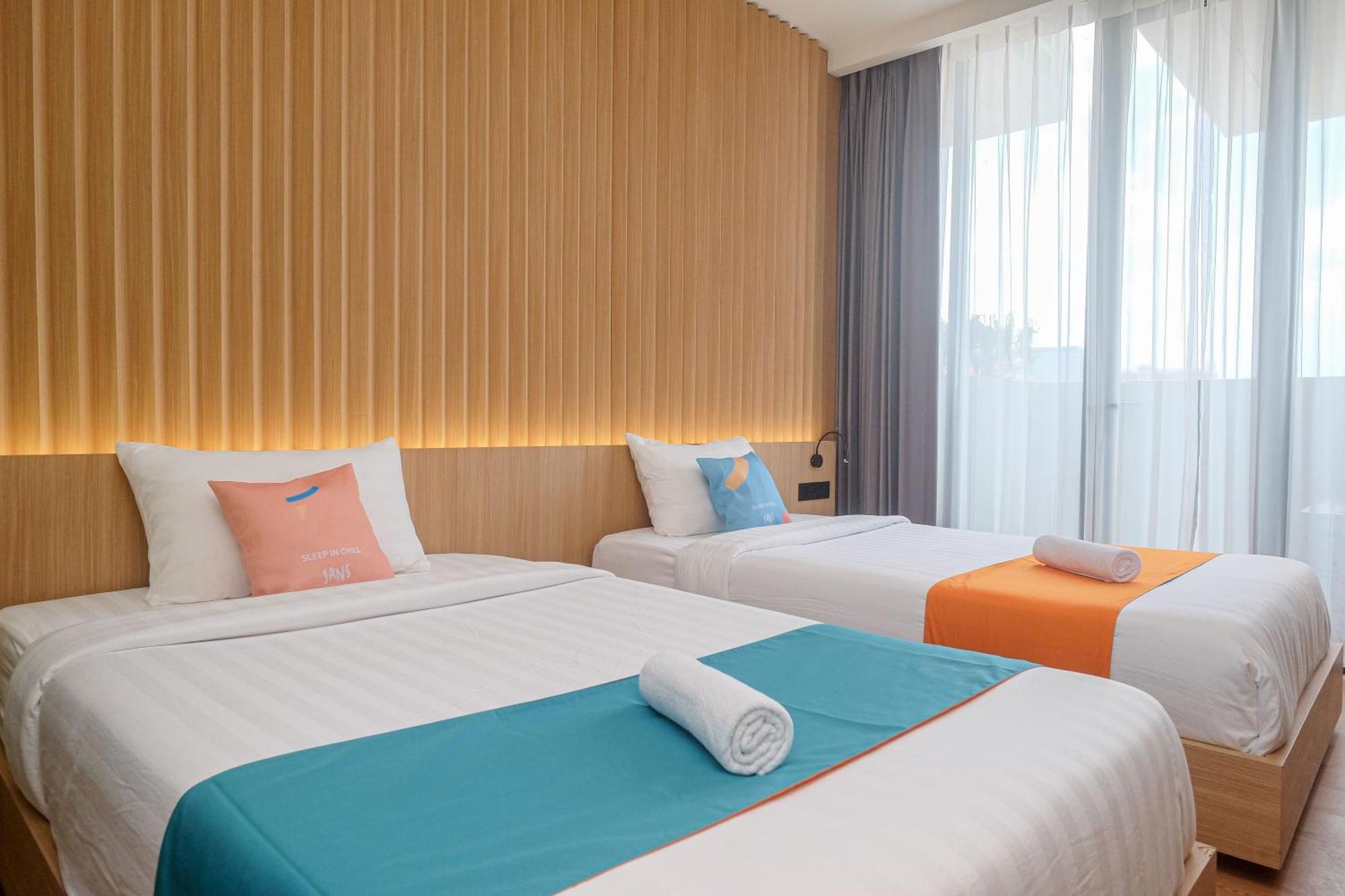 Sans Hotel Rg Living Jogja By Reddoorz Pakualaman エクステリア 写真