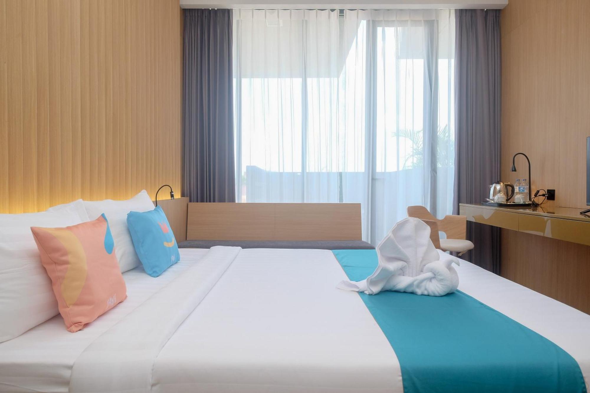 Sans Hotel Rg Living Jogja By Reddoorz Pakualaman エクステリア 写真