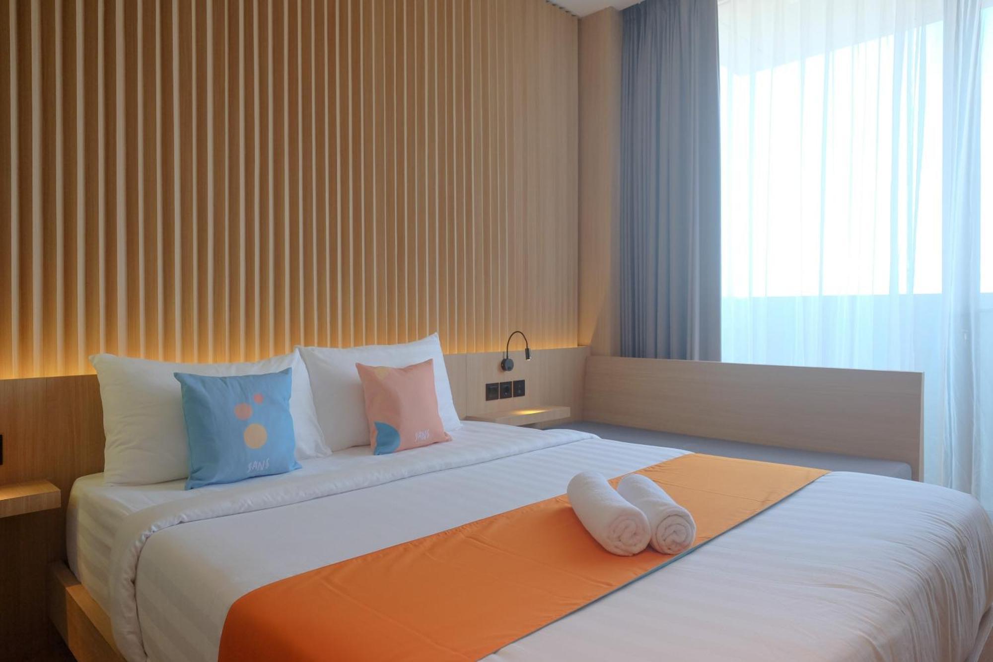 Sans Hotel Rg Living Jogja By Reddoorz Pakualaman エクステリア 写真