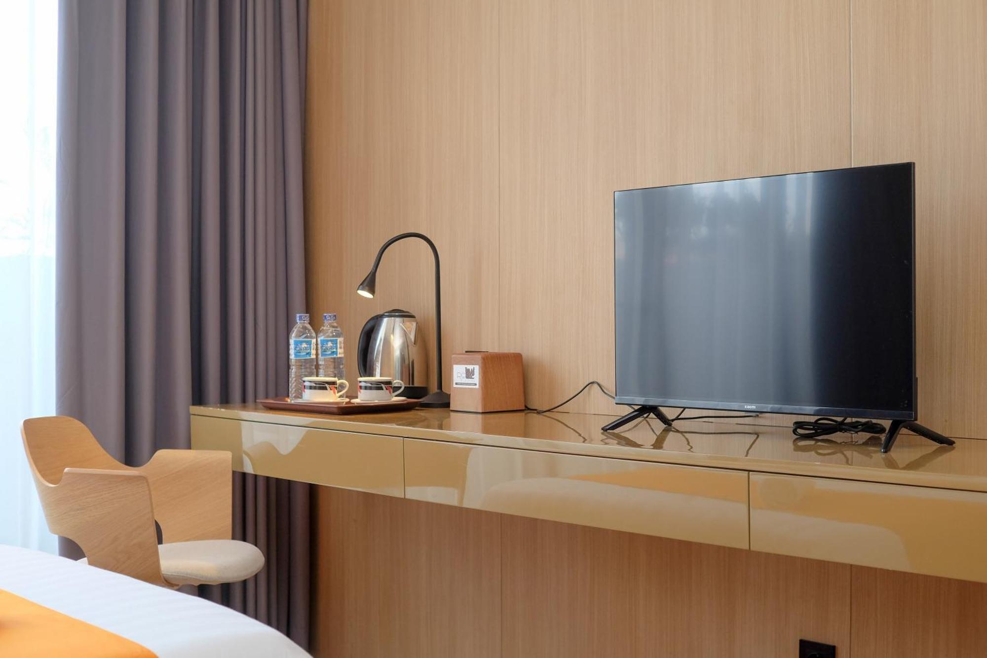 Sans Hotel Rg Living Jogja By Reddoorz Pakualaman エクステリア 写真