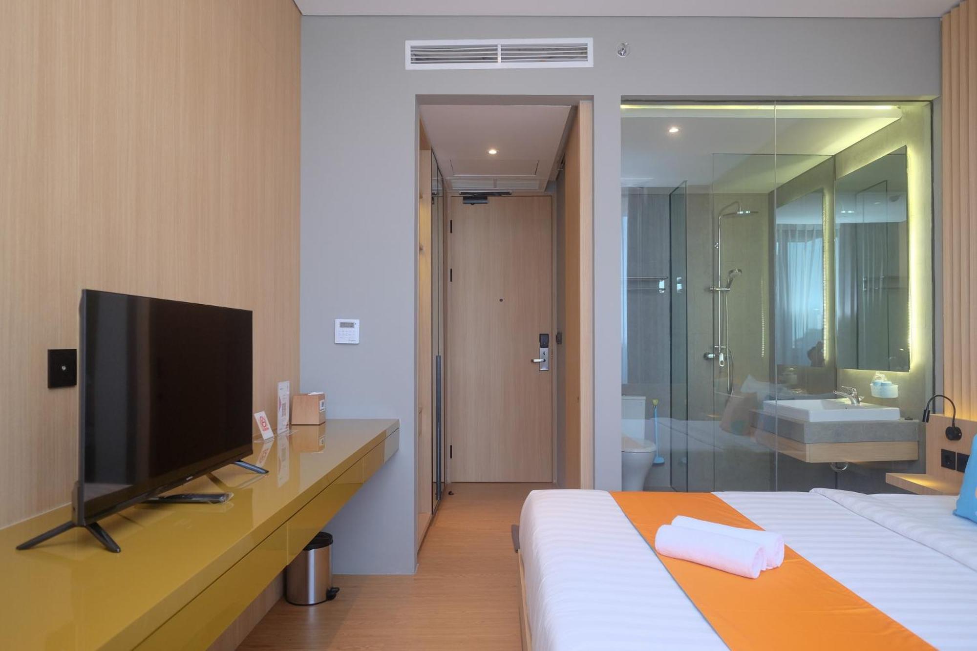 Sans Hotel Rg Living Jogja By Reddoorz Pakualaman エクステリア 写真