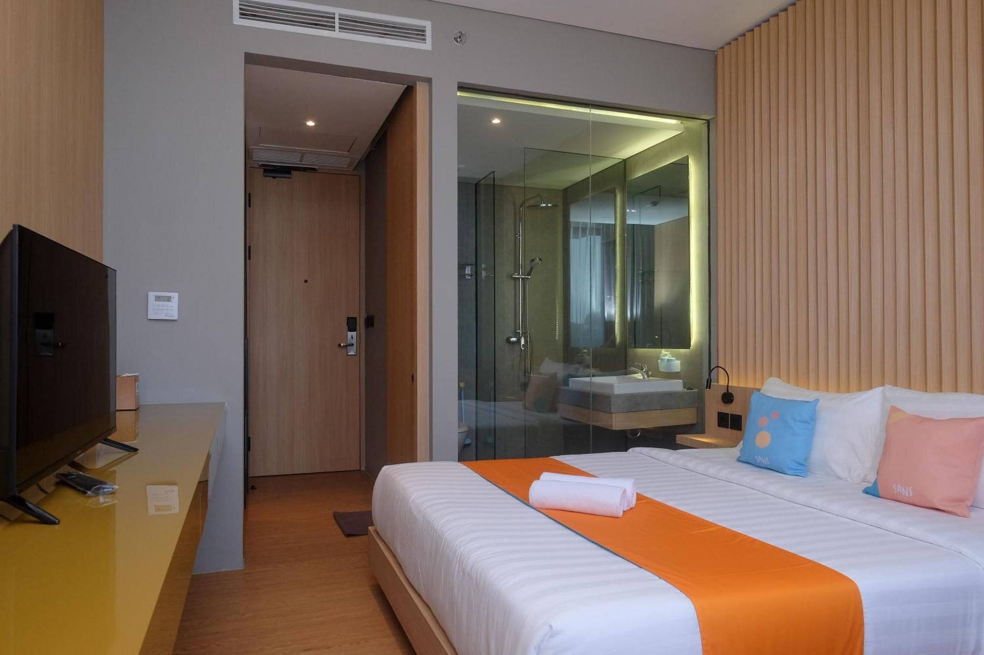 Sans Hotel Rg Living Jogja By Reddoorz Pakualaman エクステリア 写真